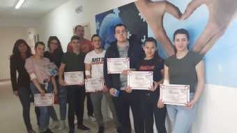 Абитуриенти дариха кръв, за да запомнят завършването