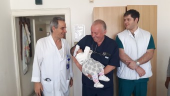Лекари от УМБАЛ Бургас спасиха живота на 4-месечно бебе с…
